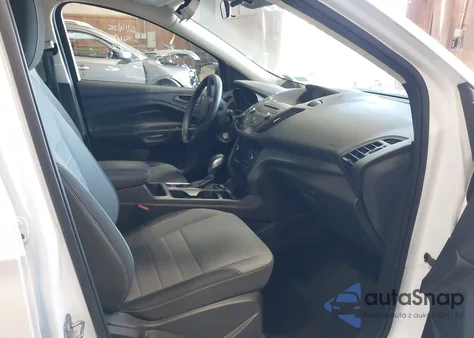 2018 Ford Escape S z USA, uszkodzony, nr VIN 1FMCU0F74JUD15217